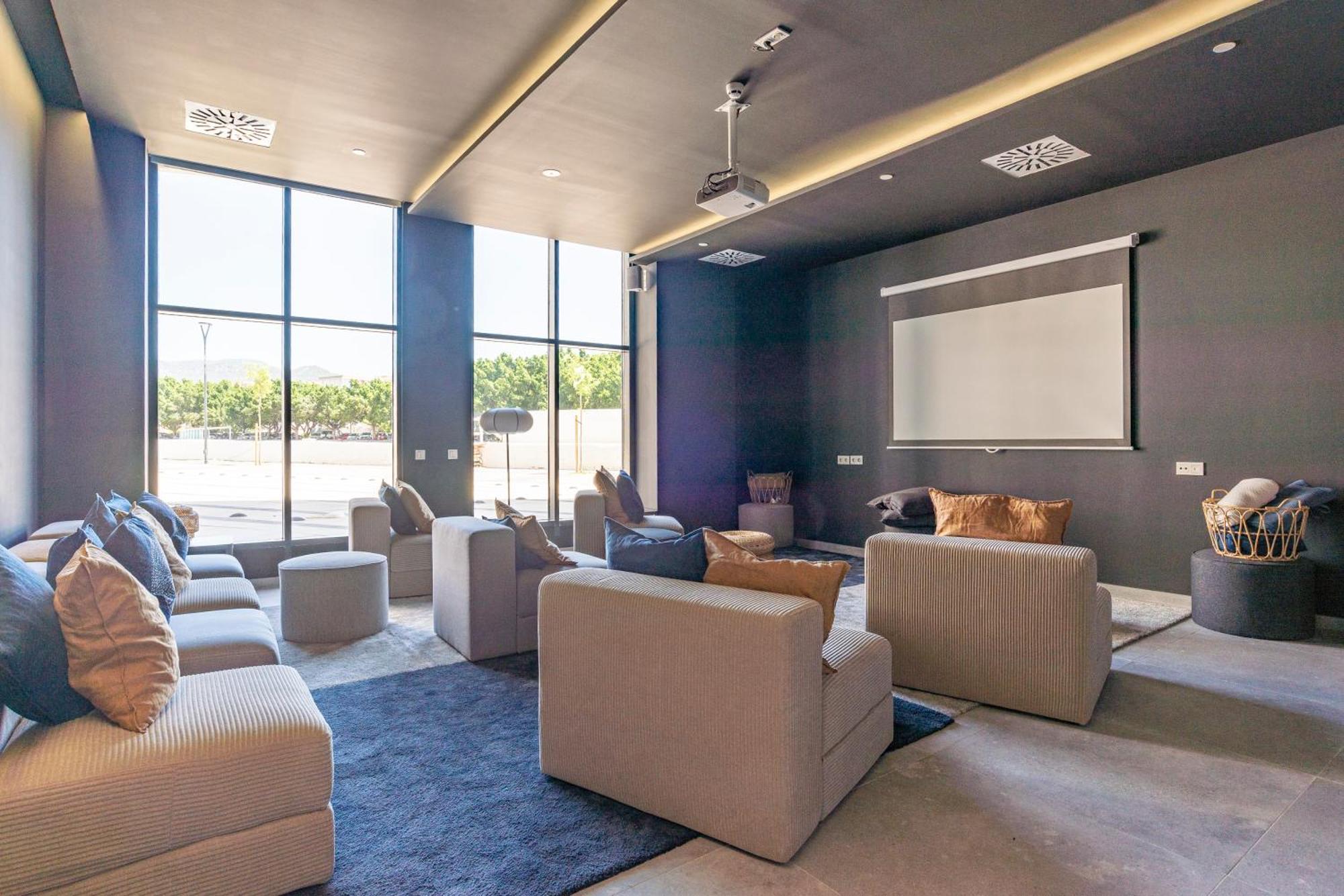 Skyline Iv Pool & Coworking By Ele Appartement *