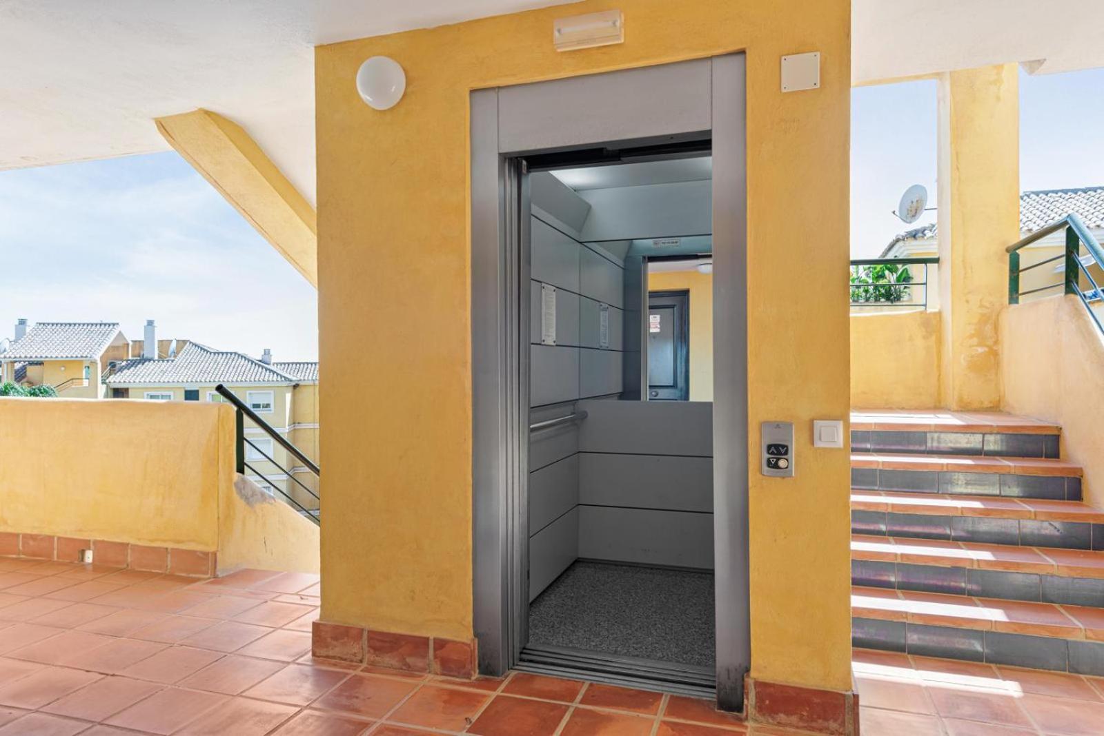 Riviera Sea Views Apartamento *