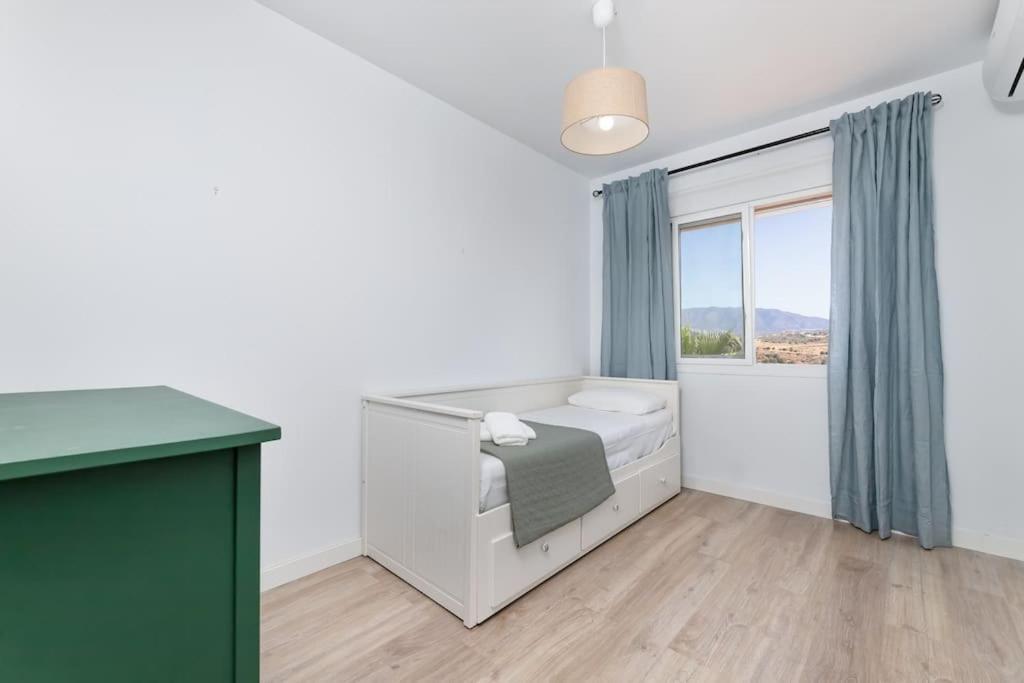 Renovated Townhouse Walk To And Golf Rdr417 Malaga