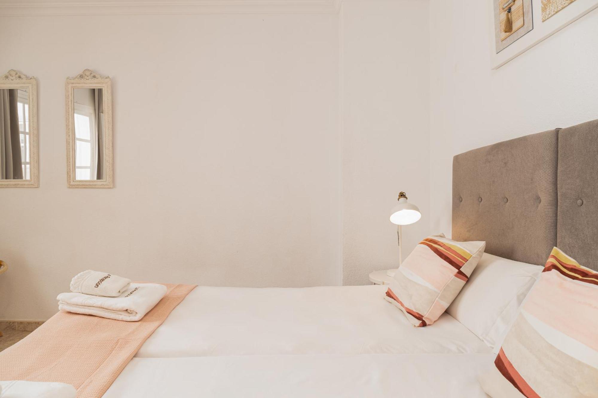 Apartamento C103 - Sunny Terrace, Old Town Views