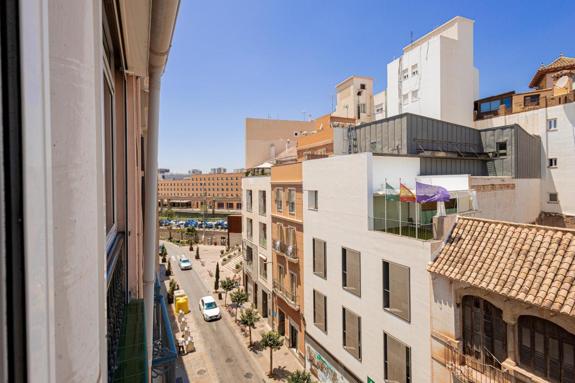 C103 - Sunny Terrace, Old Town Views Apartment Málaga