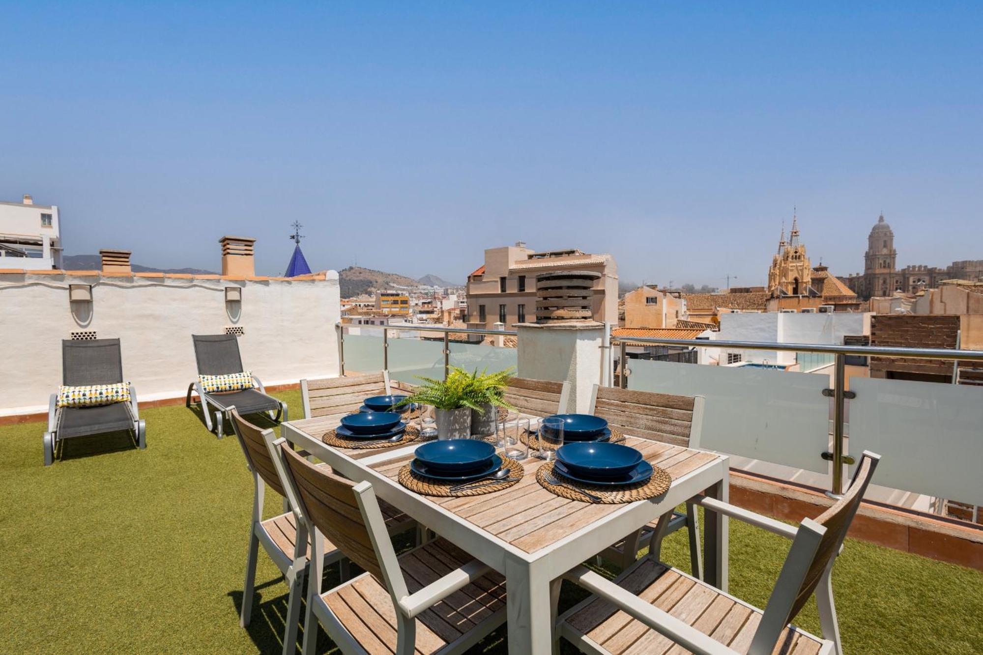 C103 - Sunny Terrace, Old Town Views Apartment Málaga