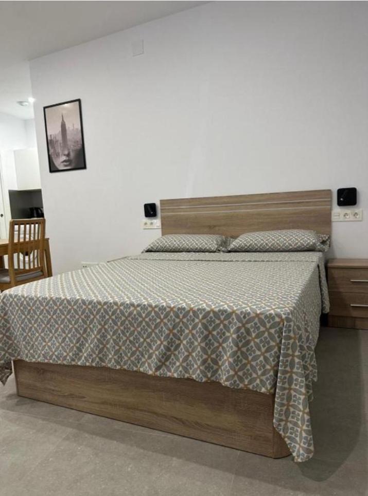 Estupendo Piso A 5 Min De La Estacion De Bus Y Tren Maria Zambrano Apartamento *