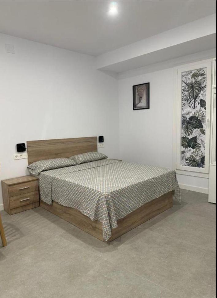 Estupendo Piso A 5 Min De La Estacion De Bus Y Tren Maria Zambrano Apartamento *
