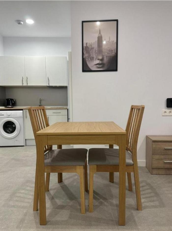 Apartamento Estupendo Piso A 5 Min De La Estacion De Bus Y Tren Maria Zambrano *