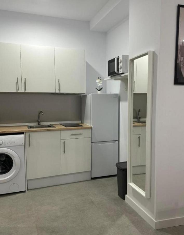 Estupendo Piso A 5 Min De La Estacion De Bus Y Tren Maria Zambrano Apartamento *