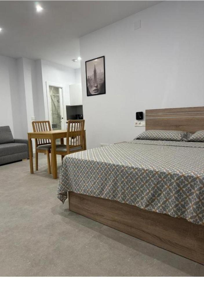 Apartamento Estupendo Piso A 5 Min De La Estacion De Bus Y Tren Maria Zambrano *
