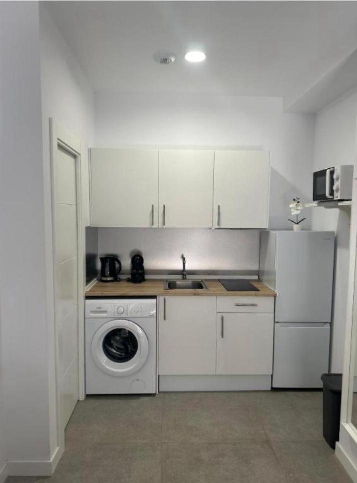 Apartamento Estupendo Piso A 5 Min De La Estacion De Bus Y Tren Maria Zambrano Málaga