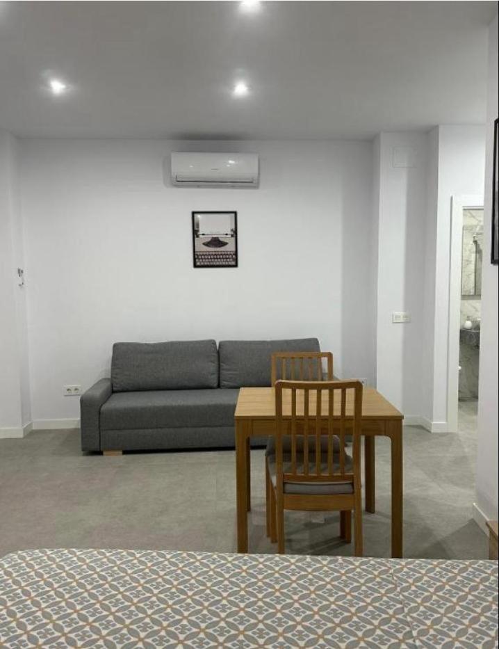 Estupendo Piso A 5 Min De La Estacion De Bus Y Tren Maria Zambrano Apartamento