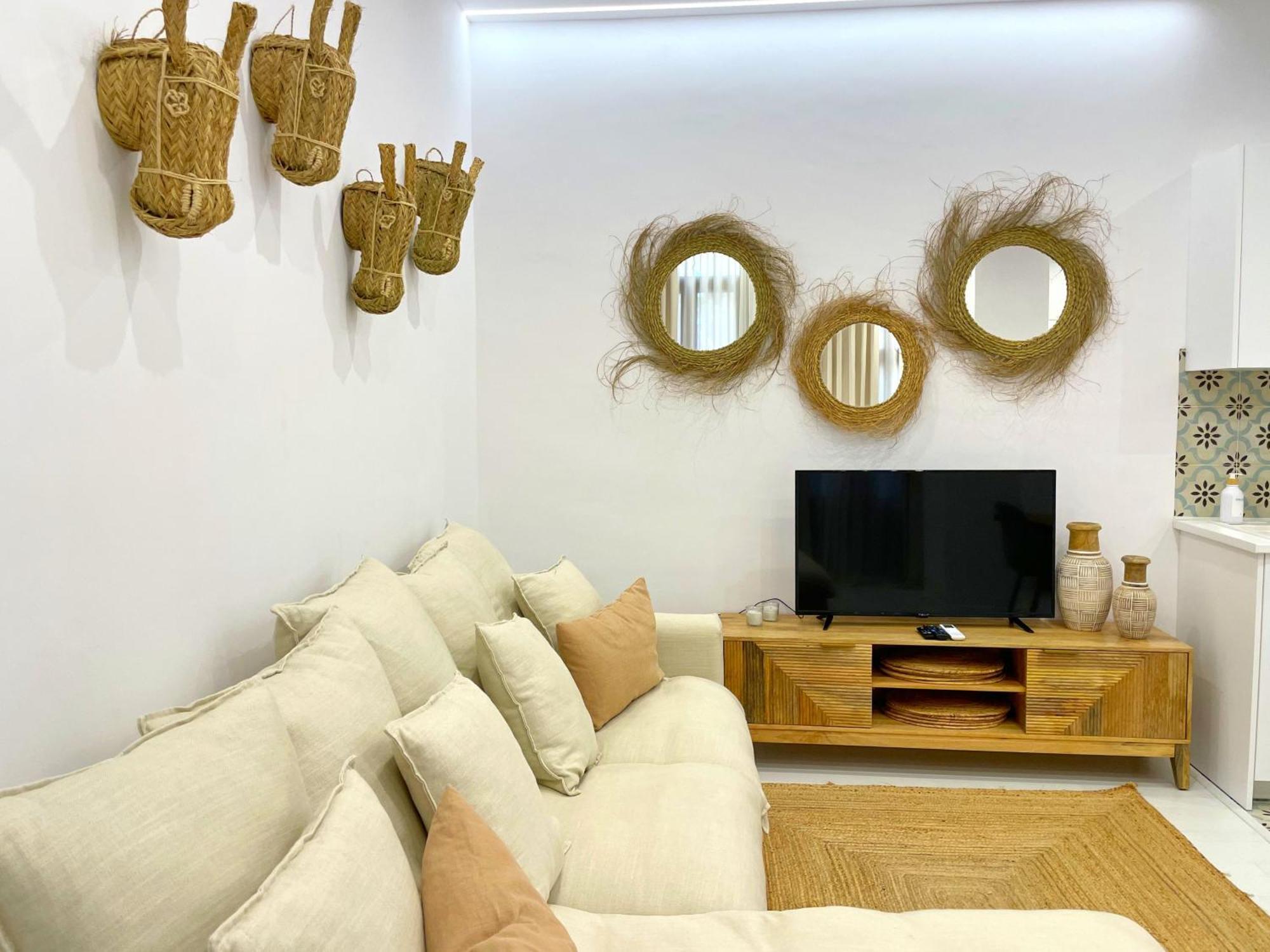 Piso Con Patio, 3 Habitaciones, En La Goleta *