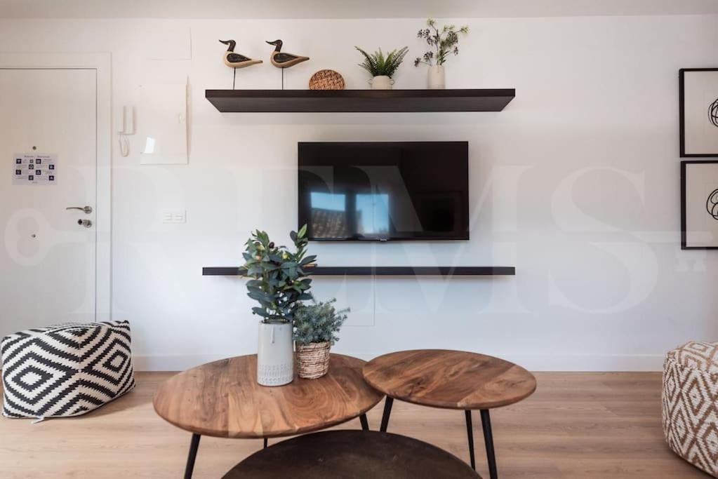 With Cathedral View & Terrace By Rems Apartamento