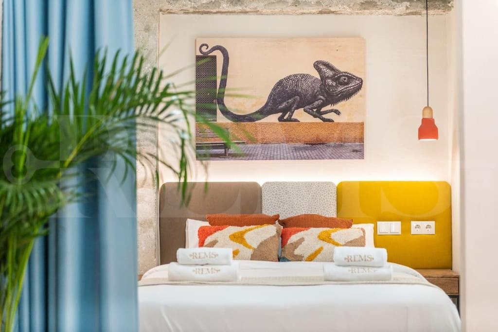Apartment Stylish With A Street Art Touch By Rems *