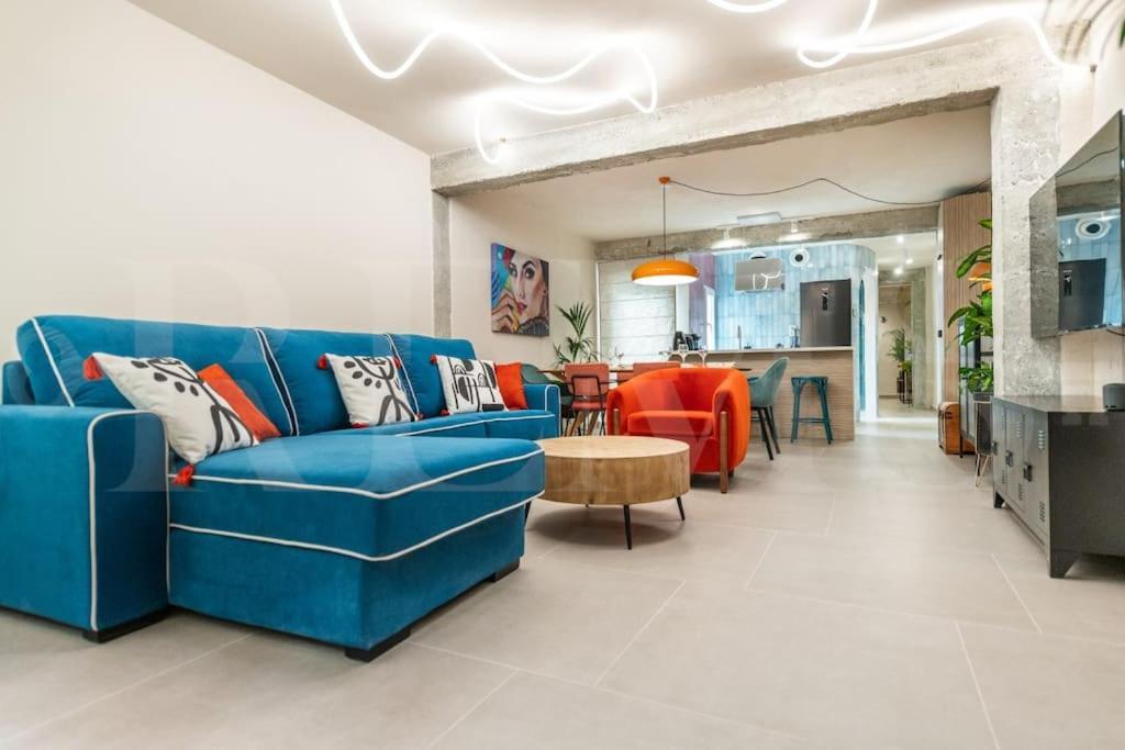 Stylish With A Street Art Touch By Rems Apartment *