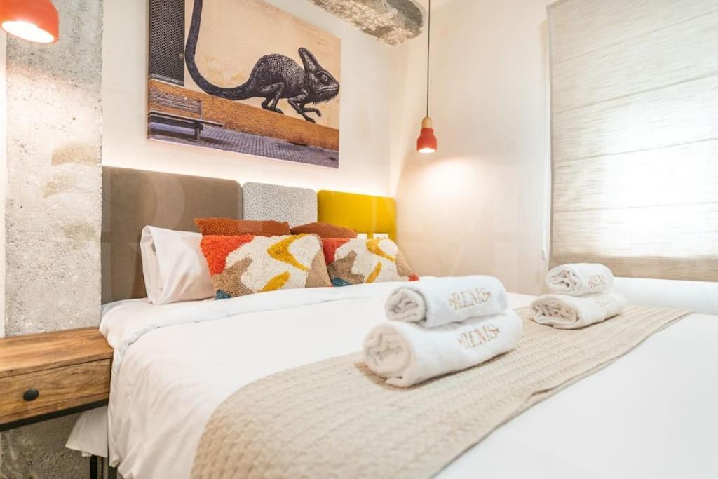 Apartment Stylish With A Street Art Touch By Rems Malaga