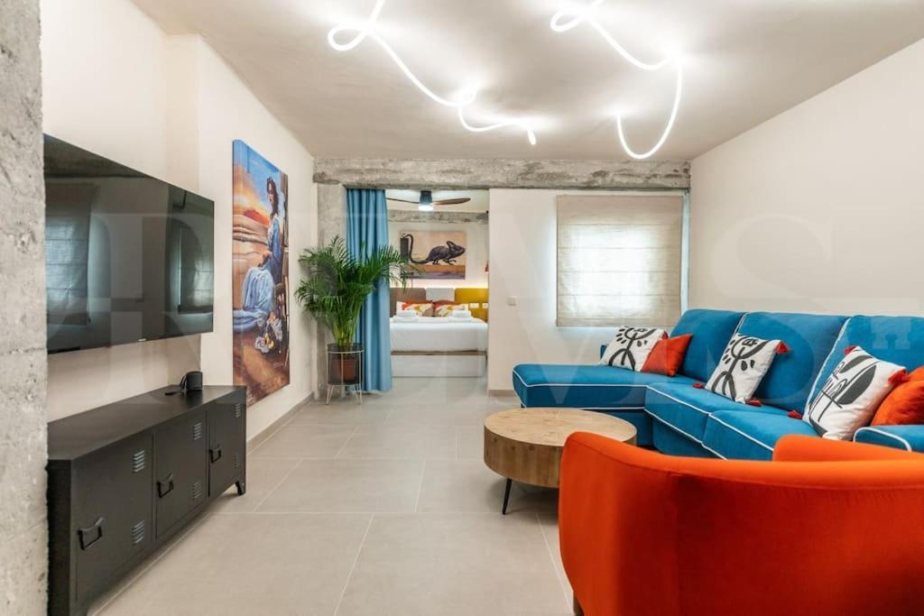 Stylish With A Street Art Touch By Rems Apartment *