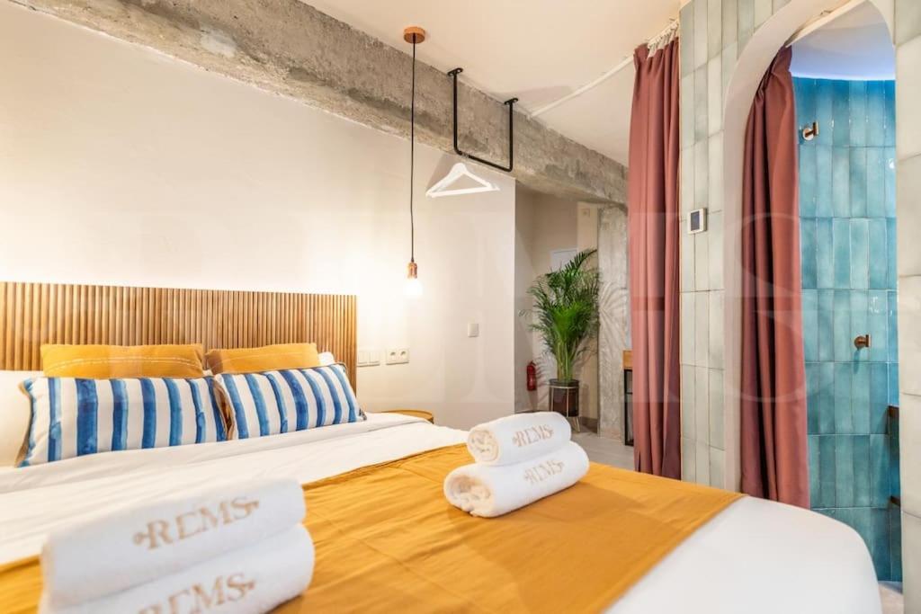 Apartment Stylish With A Street Art Touch By Rems *