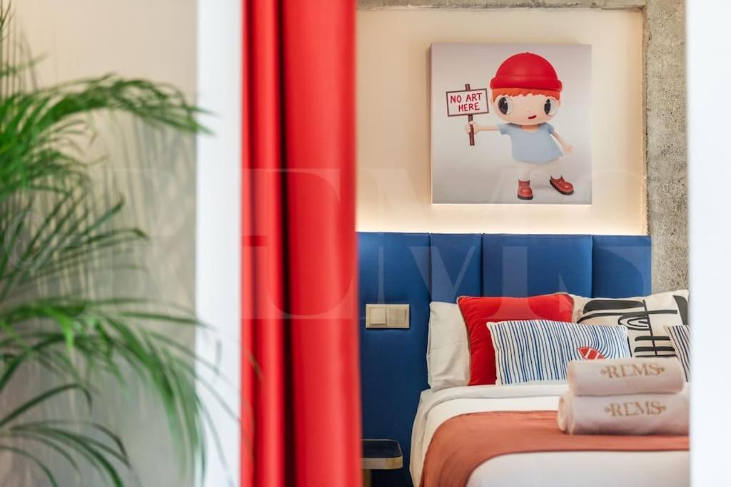 Apartment Pop Art Gem With Paintings By Local Artist By Rems Malaga