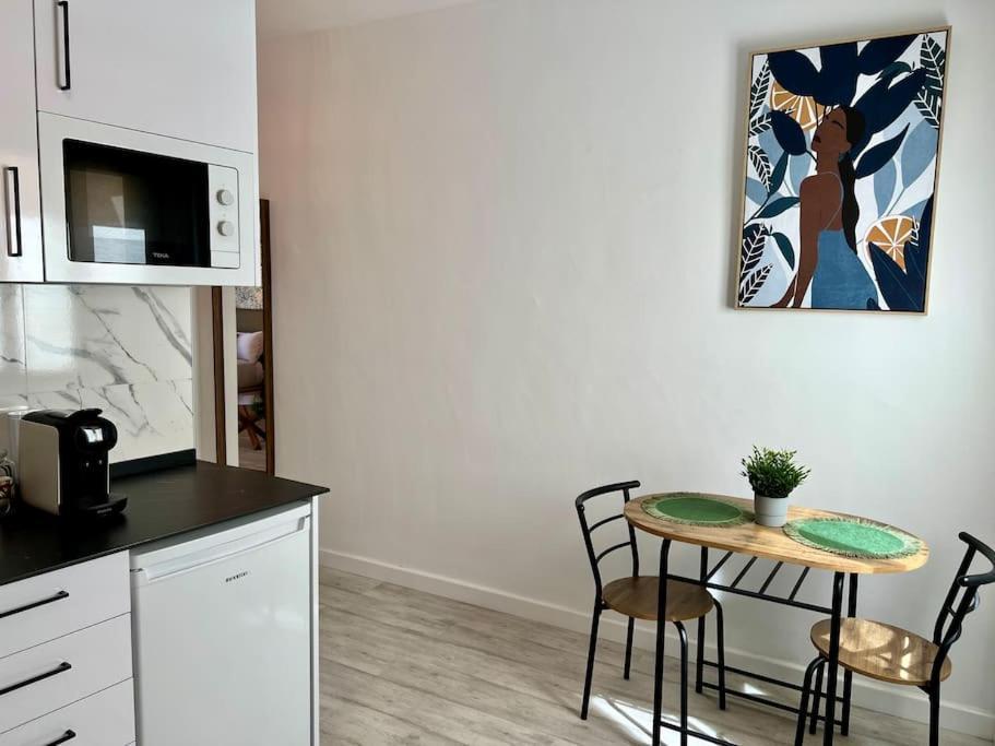 With Private Rooftop By Easytrip Apartamento *