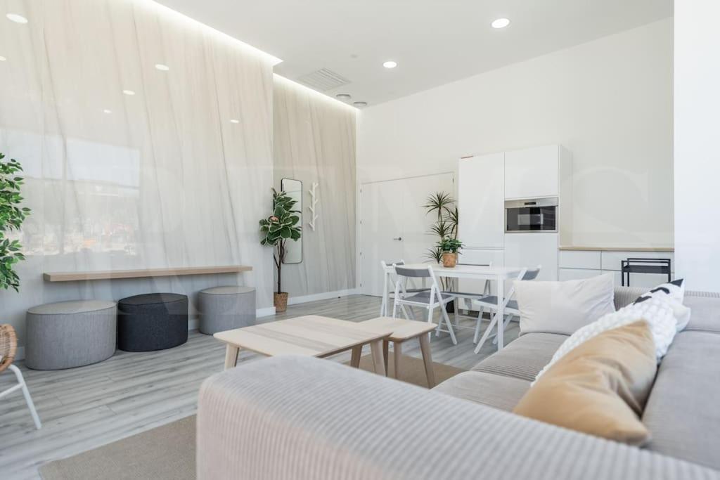 Urban Sky With Parking & Gym By Rems Appartement Málaga