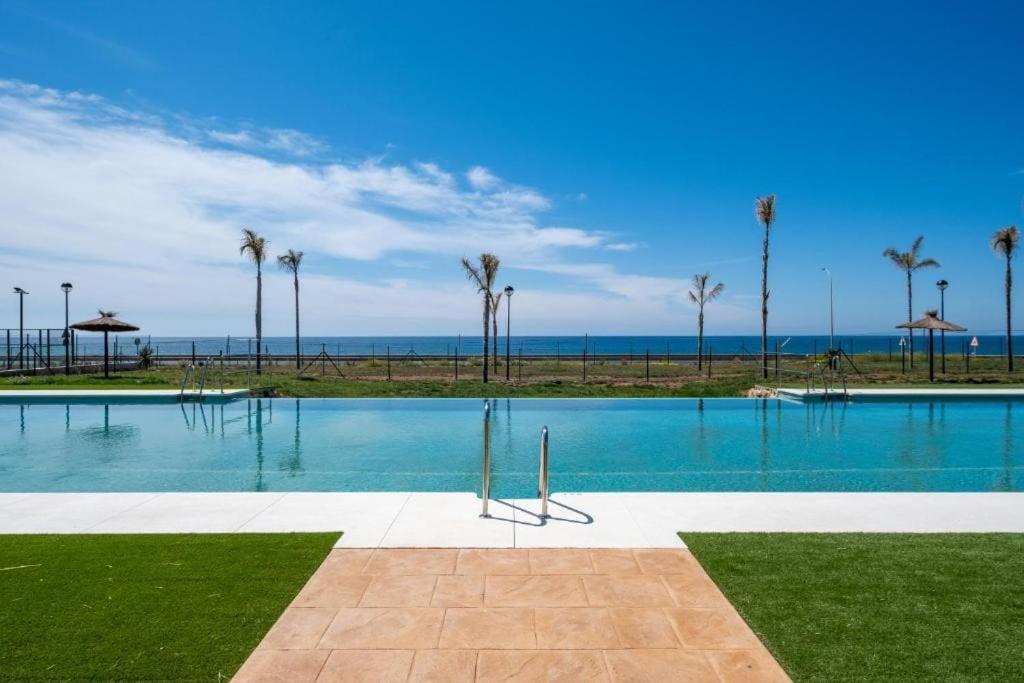 Lägenhet 1º Linea De Playa Con Piscina Panoramica & Parking Málaga