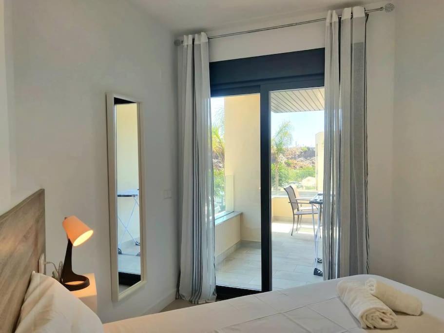Lägenhet 1º Linea De Playa Con Piscina Panoramica & Parking Málaga