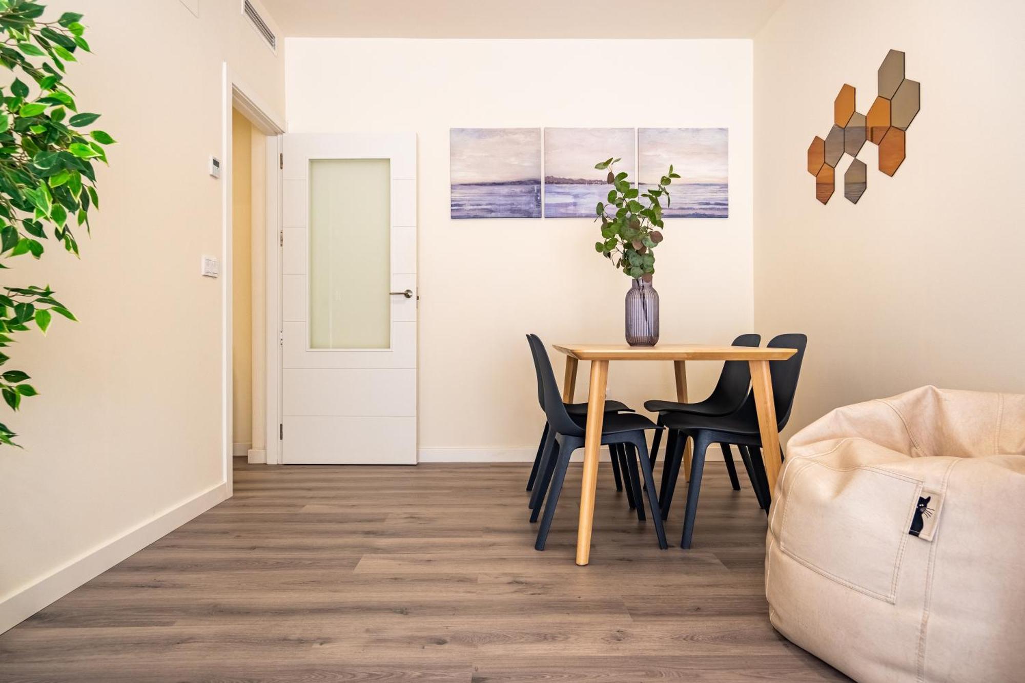With Pool-2bedrooms 2bathrooms-malaga Apartment