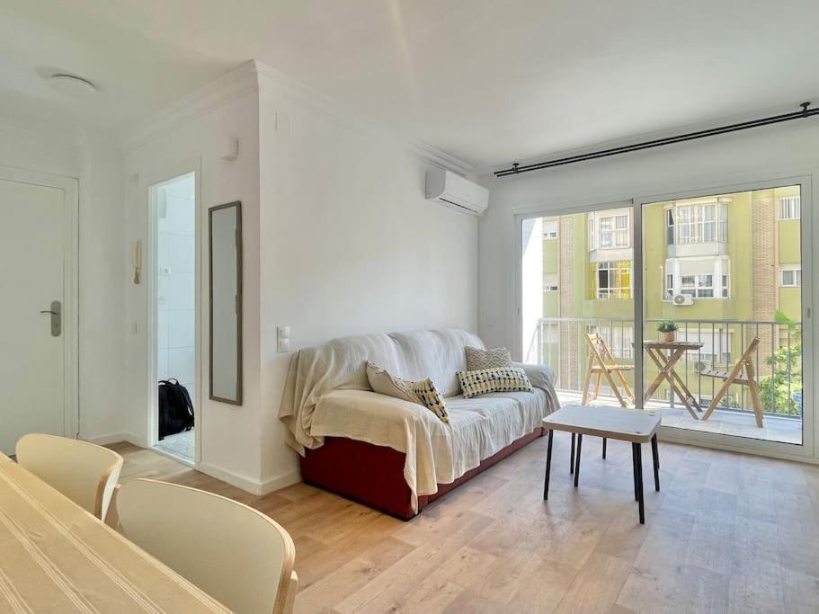 3 Habitaciones, Terraza Y A 200 Metros De La Playa Málaga