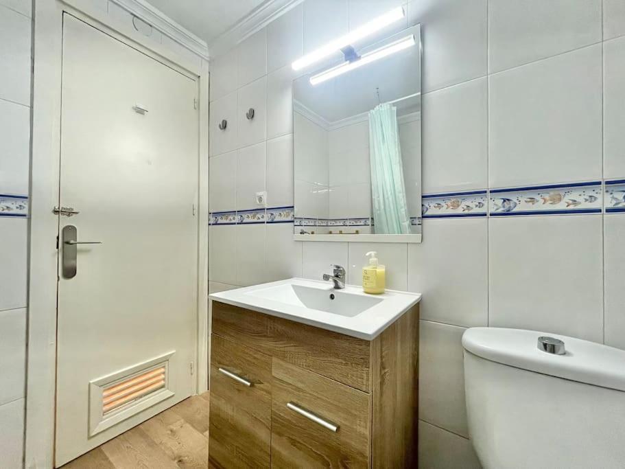 3 Habitaciones, Terraza Y A 200 Metros De La Playa Appartamento Málaga