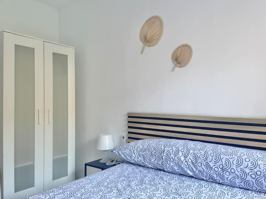 3 Habitaciones, Terraza Y A 200 Metros De La Playa * Málaga