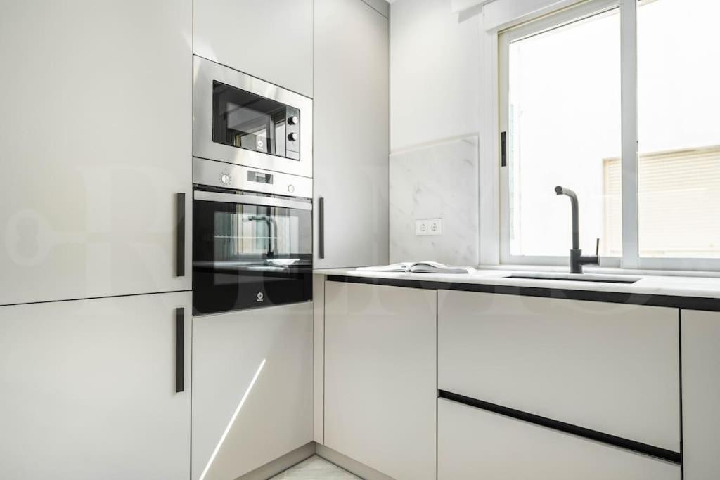 Lejlighed Sophisticated & Private Terrace - Center By Rems