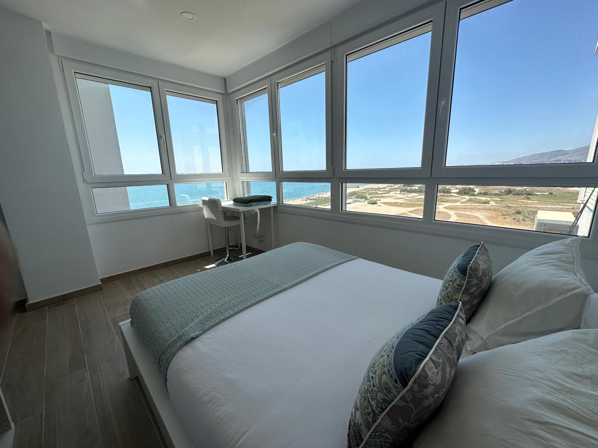Sunstay Guadalmar Loft Seaview Lägenhet Málaga