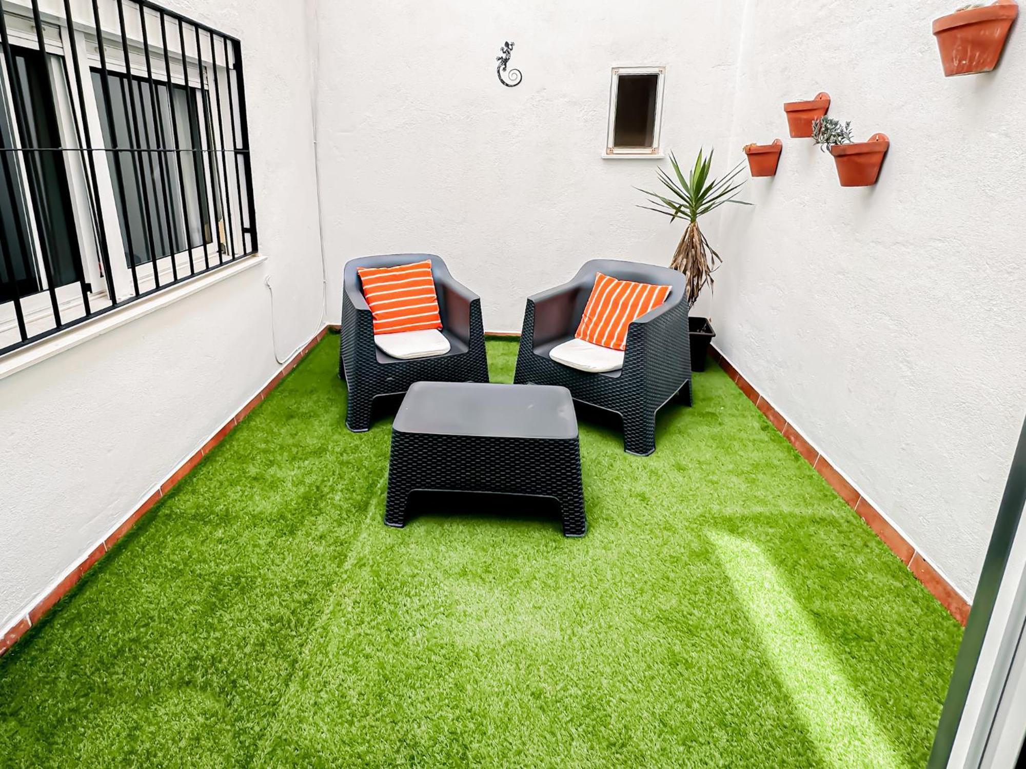 Encantador Centrico Con Patio *