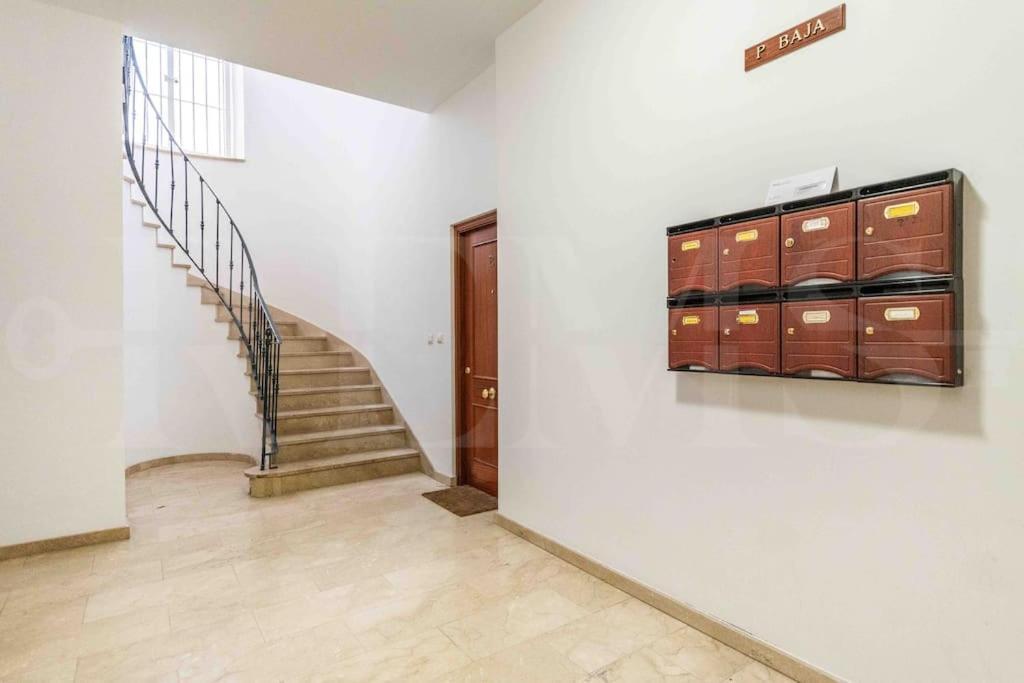 Apartment Classic Near Plaza De La Merced By Rems