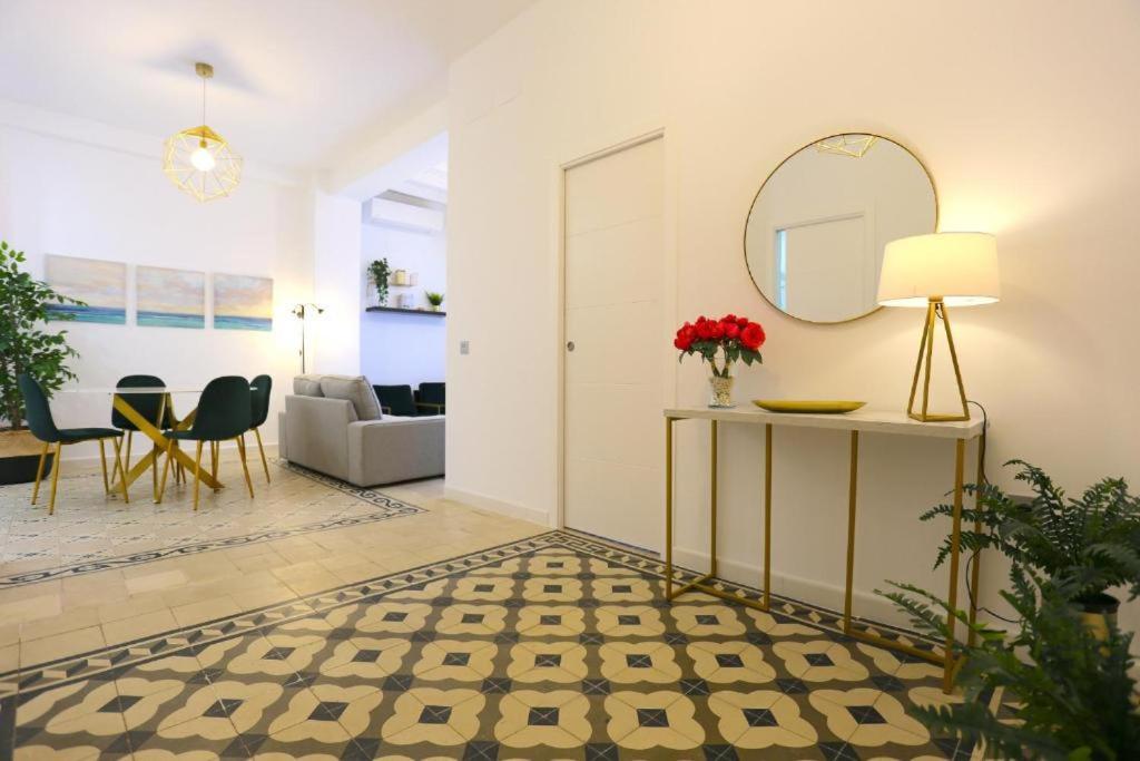 Apartment Reding & Center *