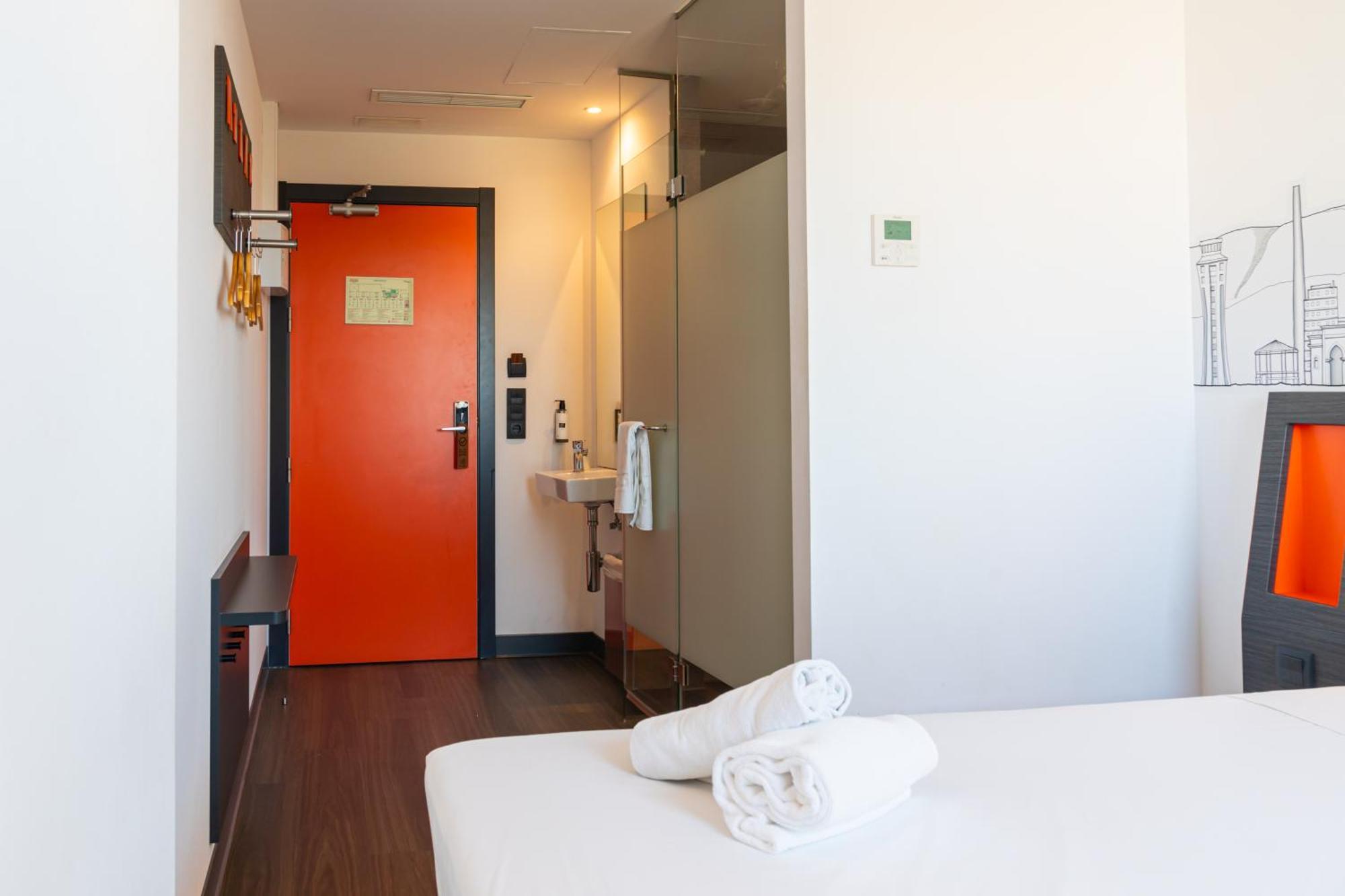 Easyhotel Centre