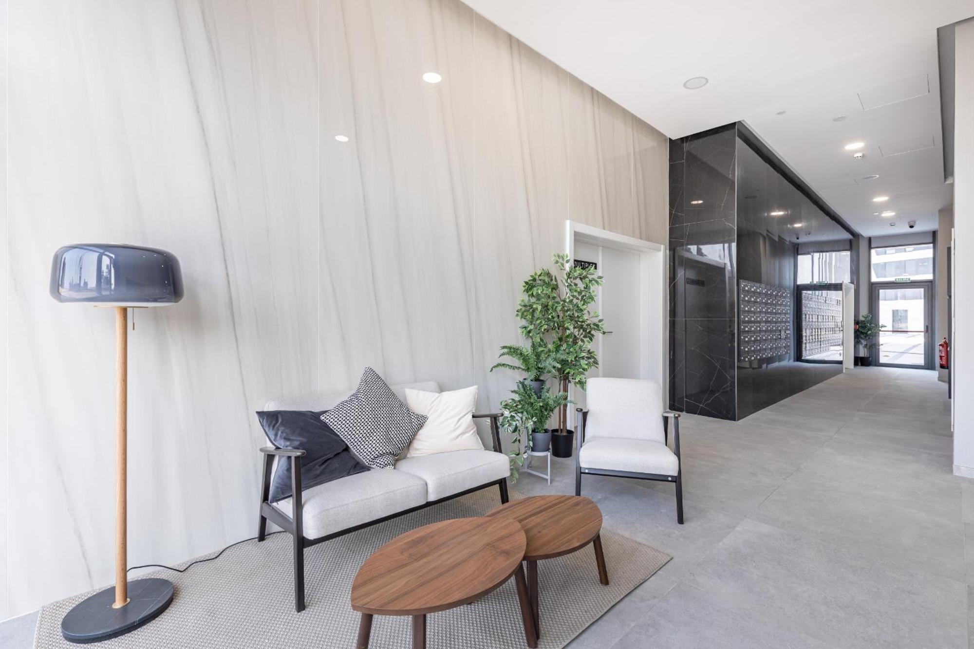 Skyline 8 Pool & Parking Free Apartamento