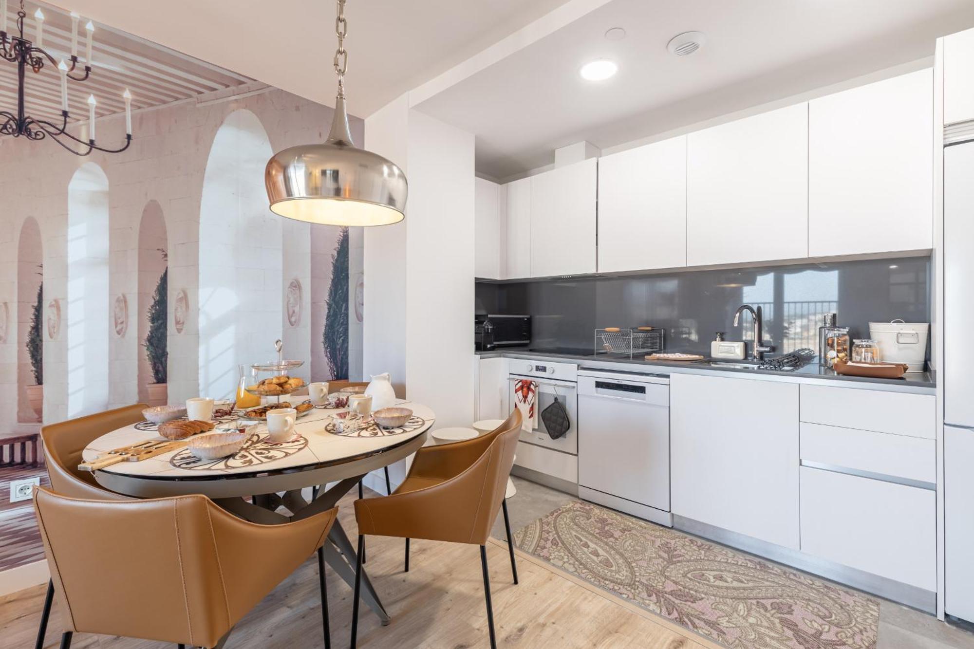 Apartamento Skyline 8 Pool & Parking Free Málaga