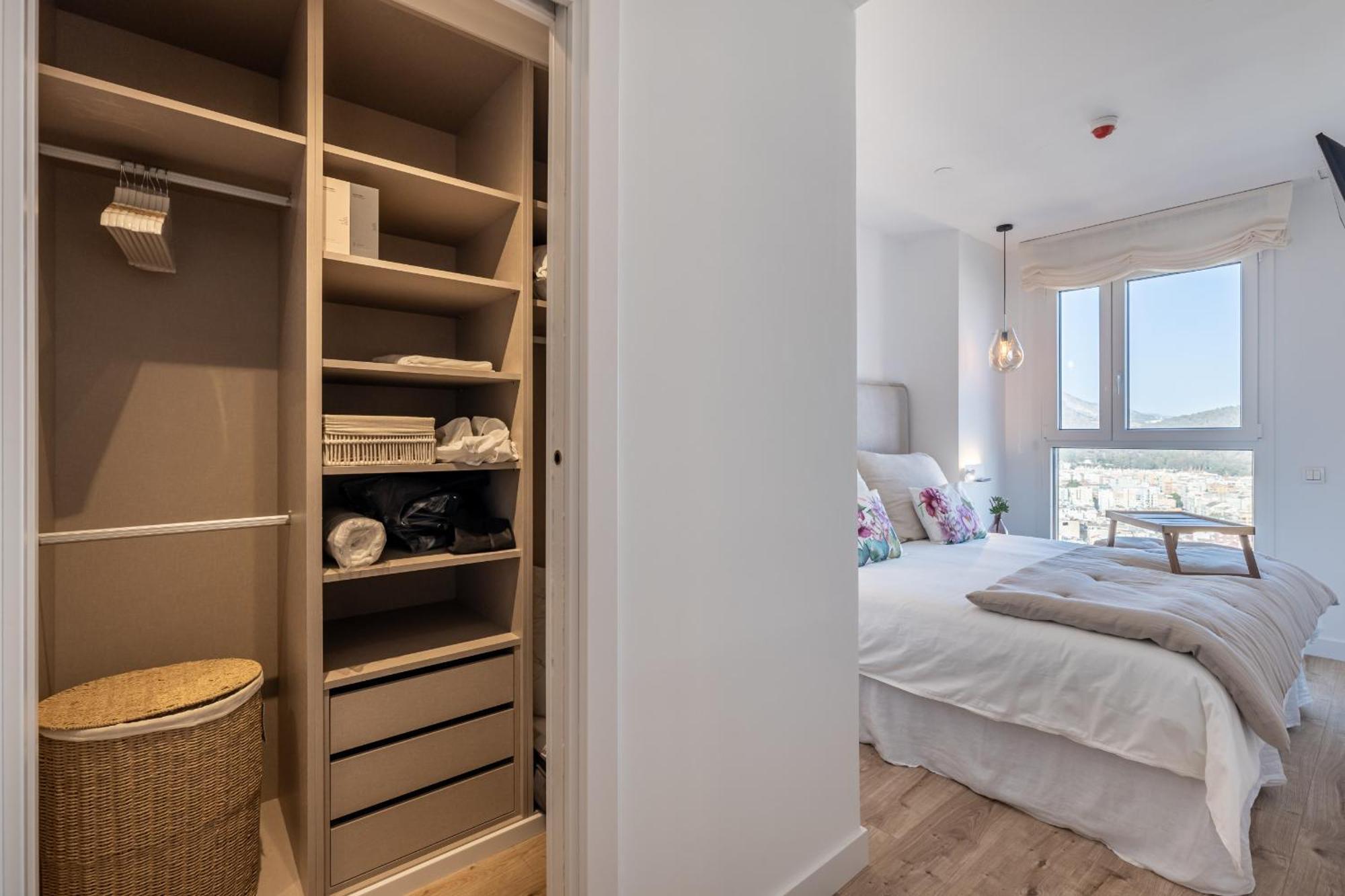 Skyline 8 Pool & Parking Free Apartment Malaga