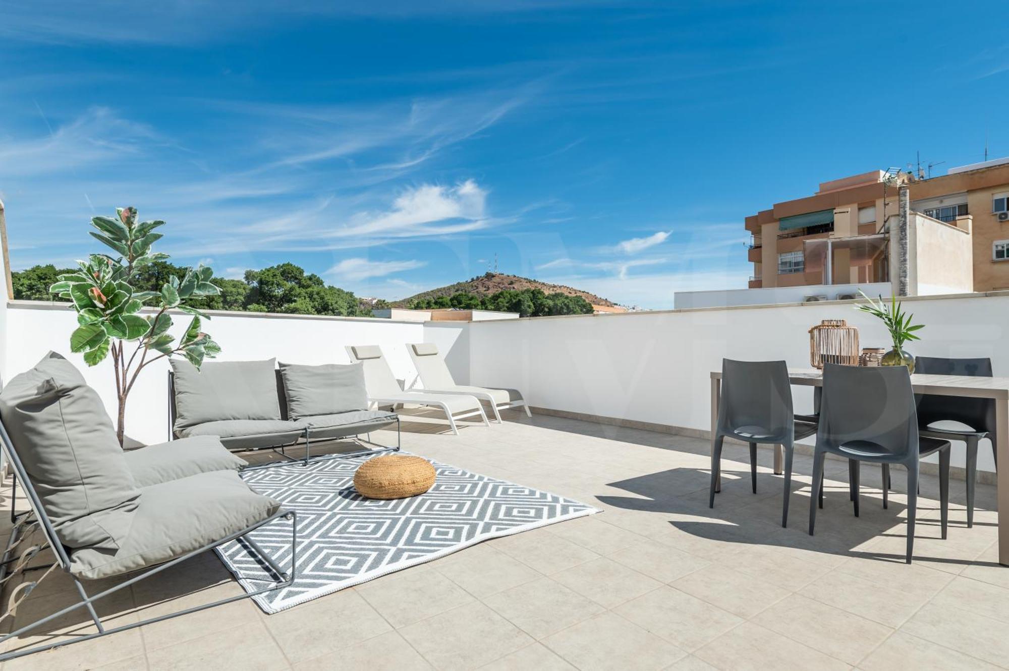 Spacious & Private Terrace By Rems Apartamento