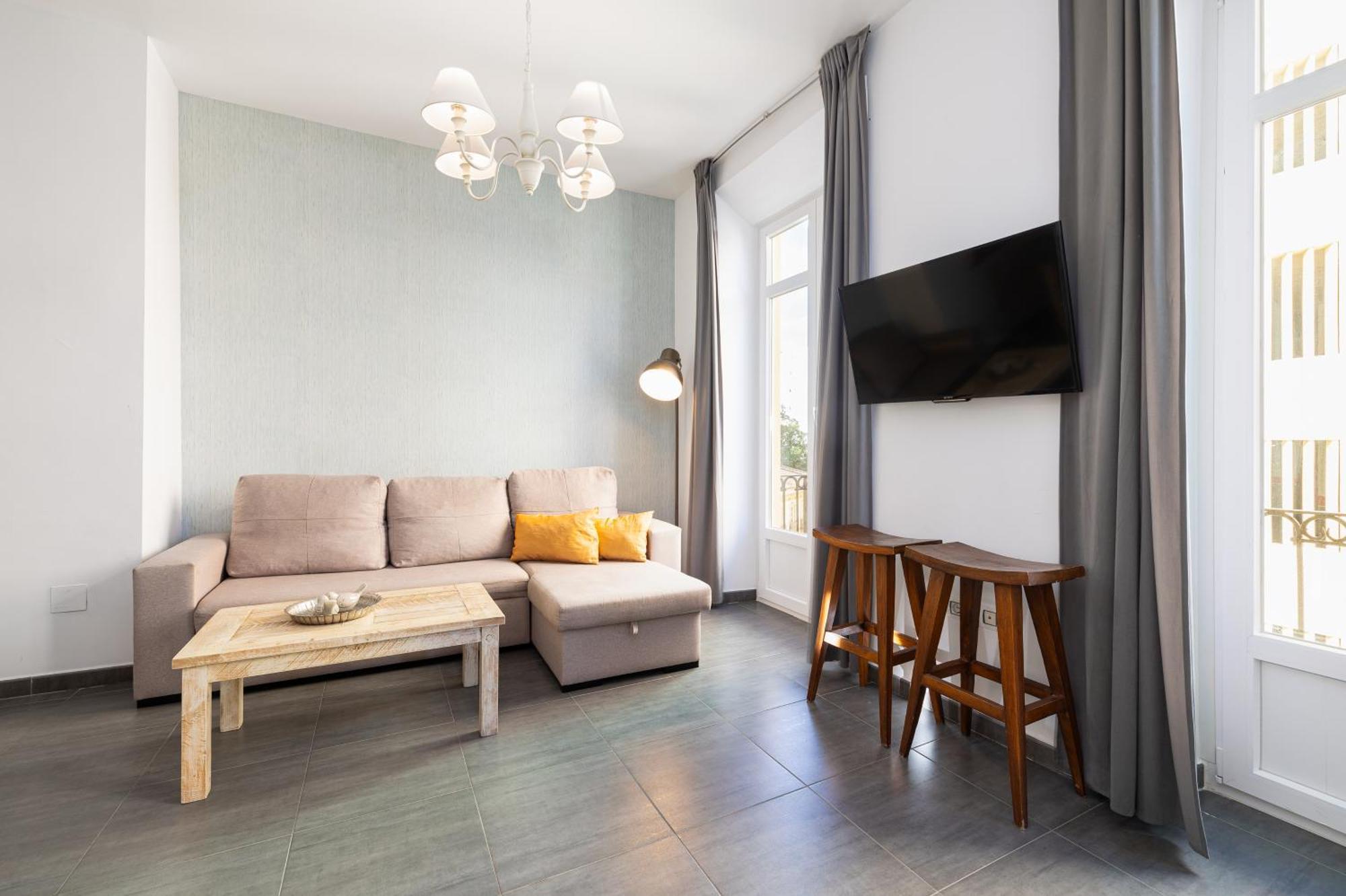 Apartment Holidays2malaga Dos Aceras In Old Town & High Speed Wifi Malaga