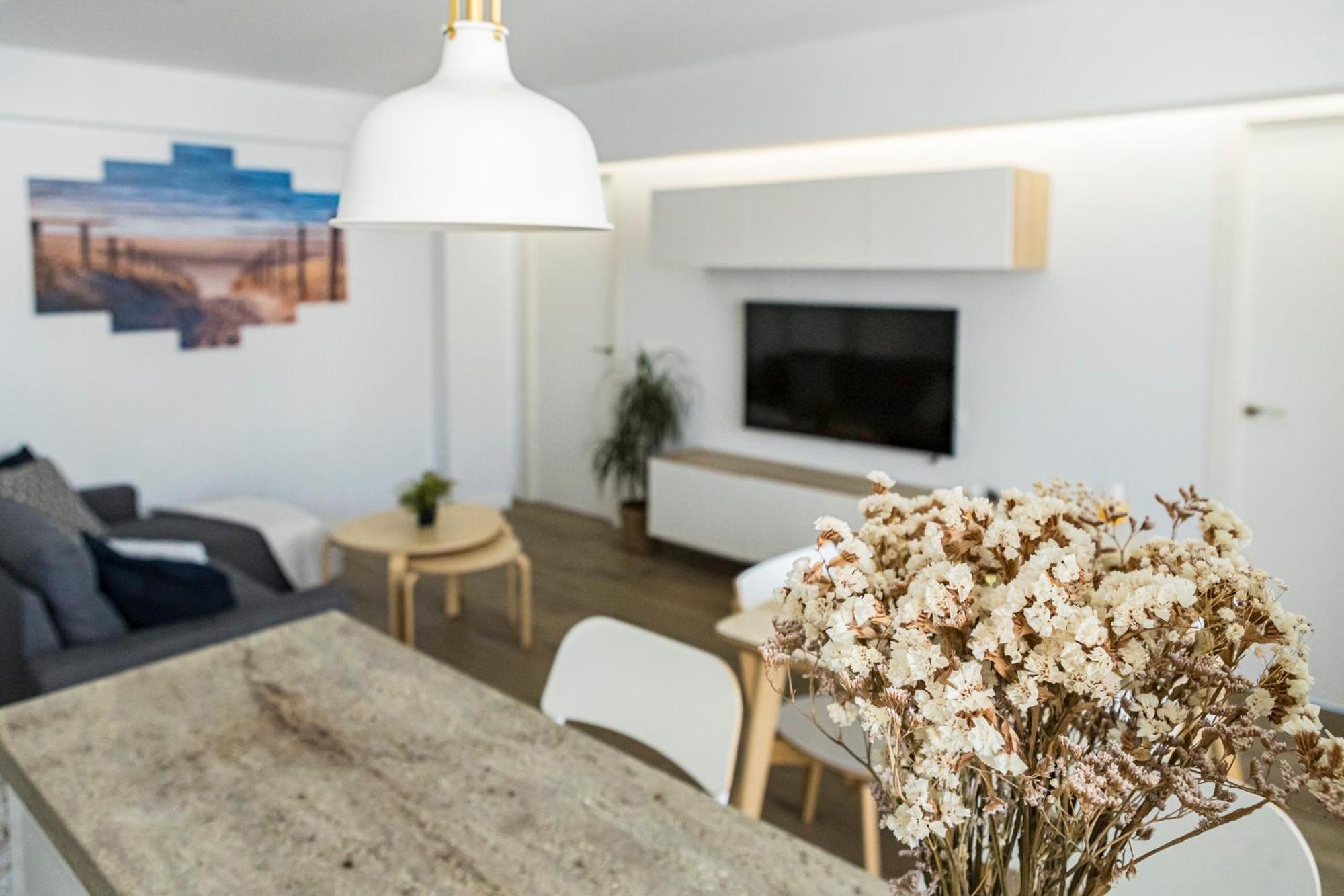 Malaga Beach Apartment *