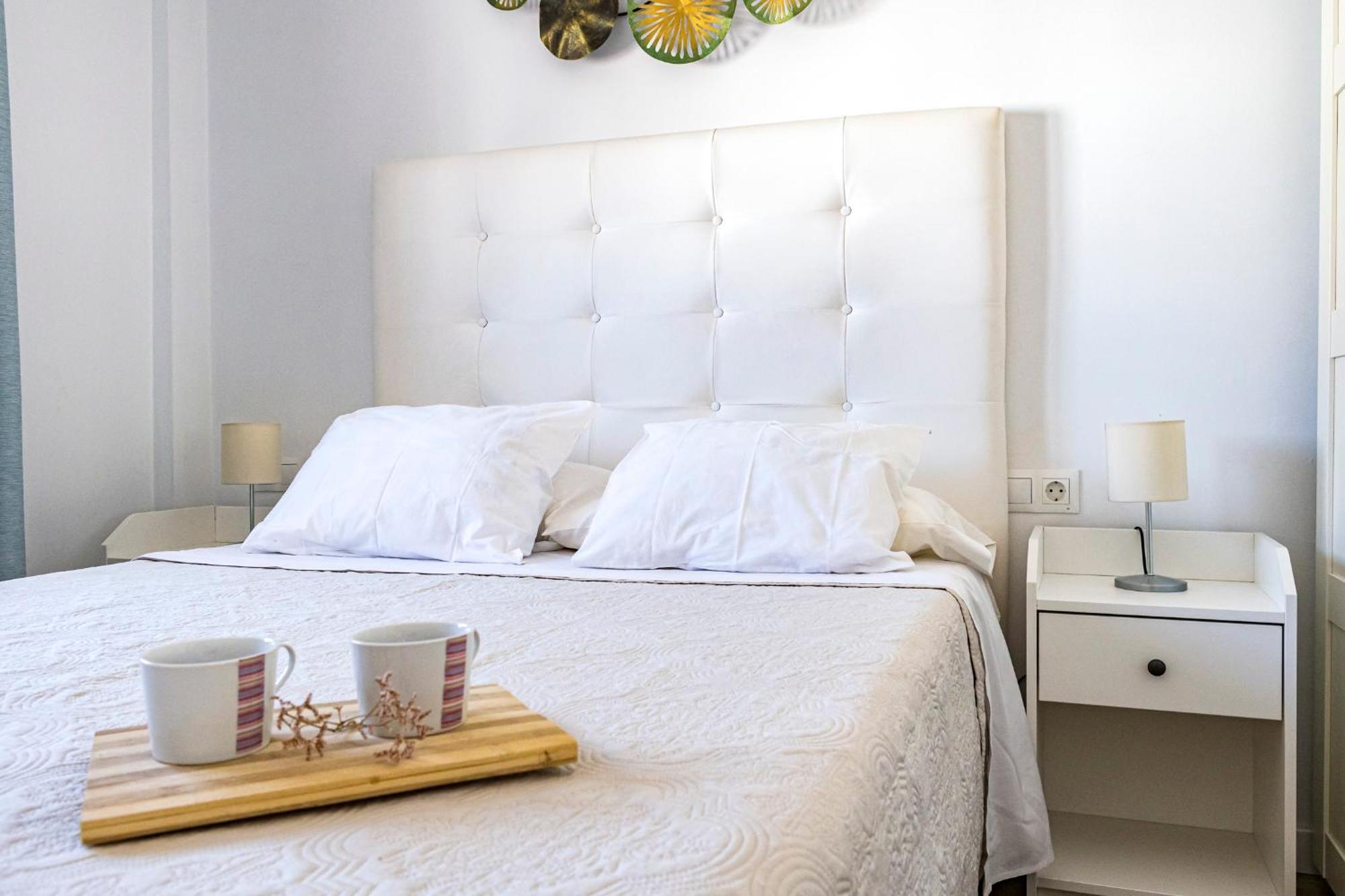 Malaga Beach Apartment *