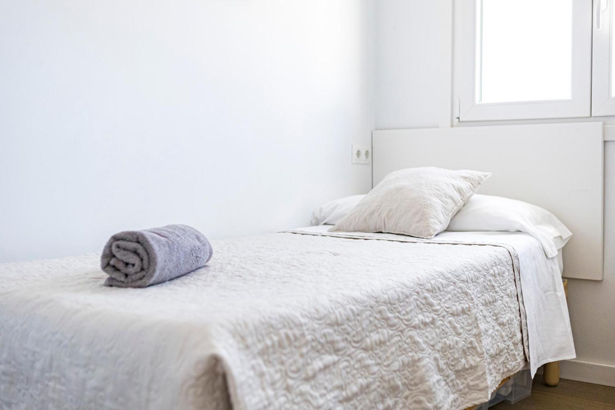 Malaga Beach Apartment *