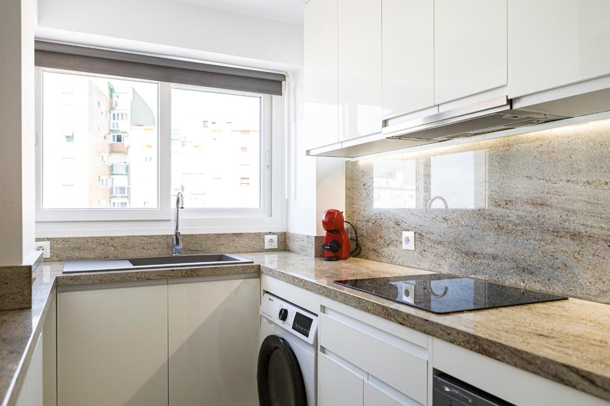 Malaga Beach Apartment *