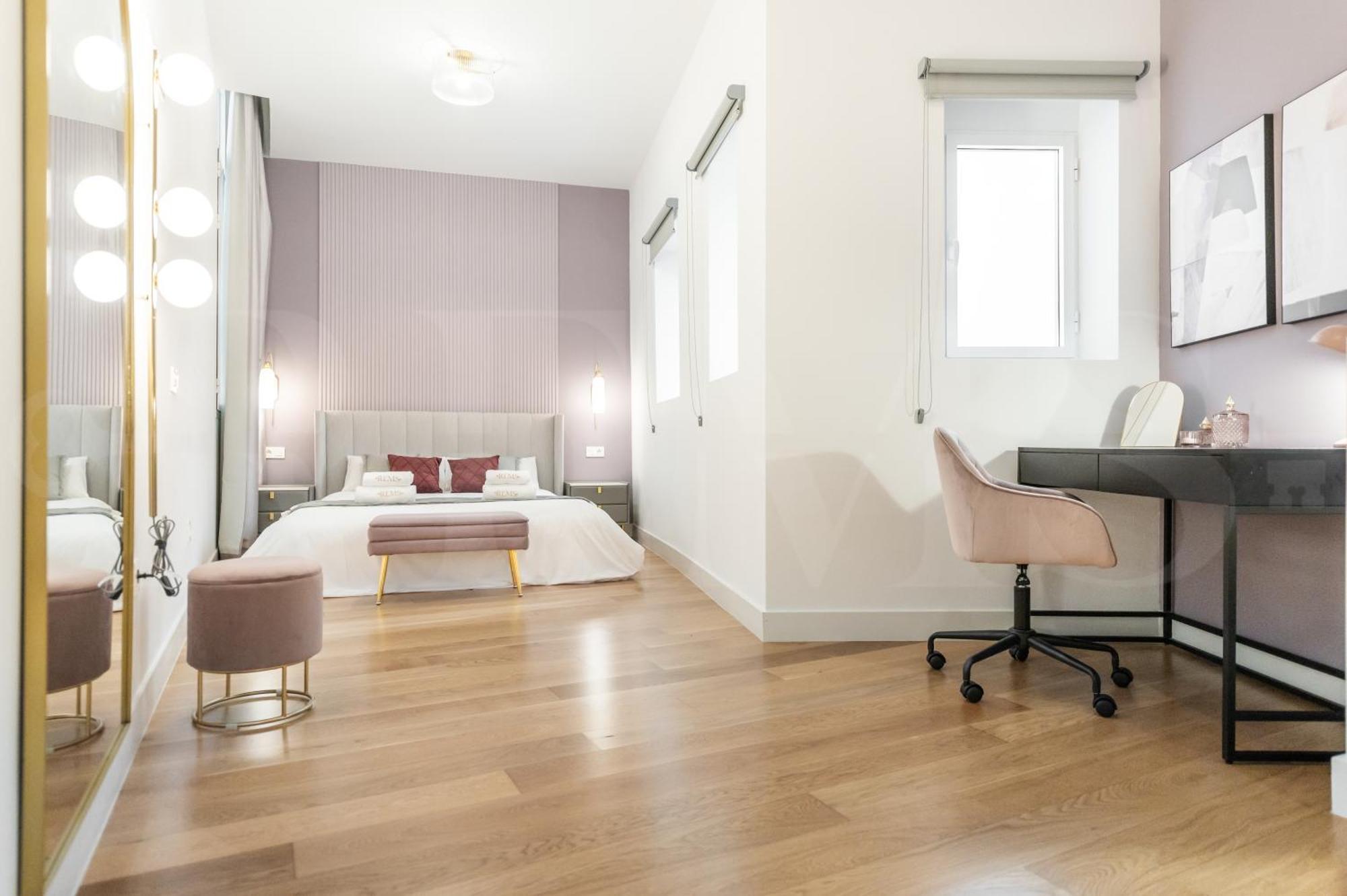 Sophisticated Modern Center By Rems *