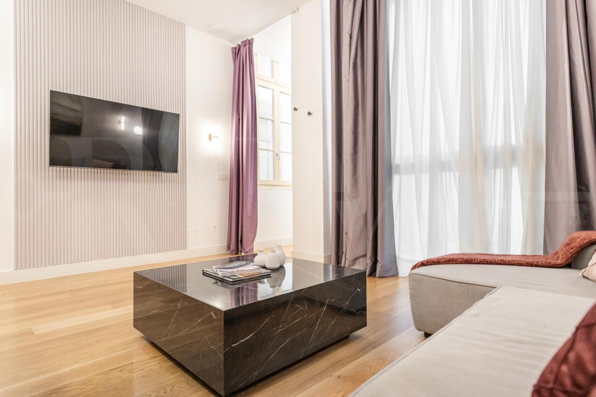 Sophisticated Modern Center By Rems *