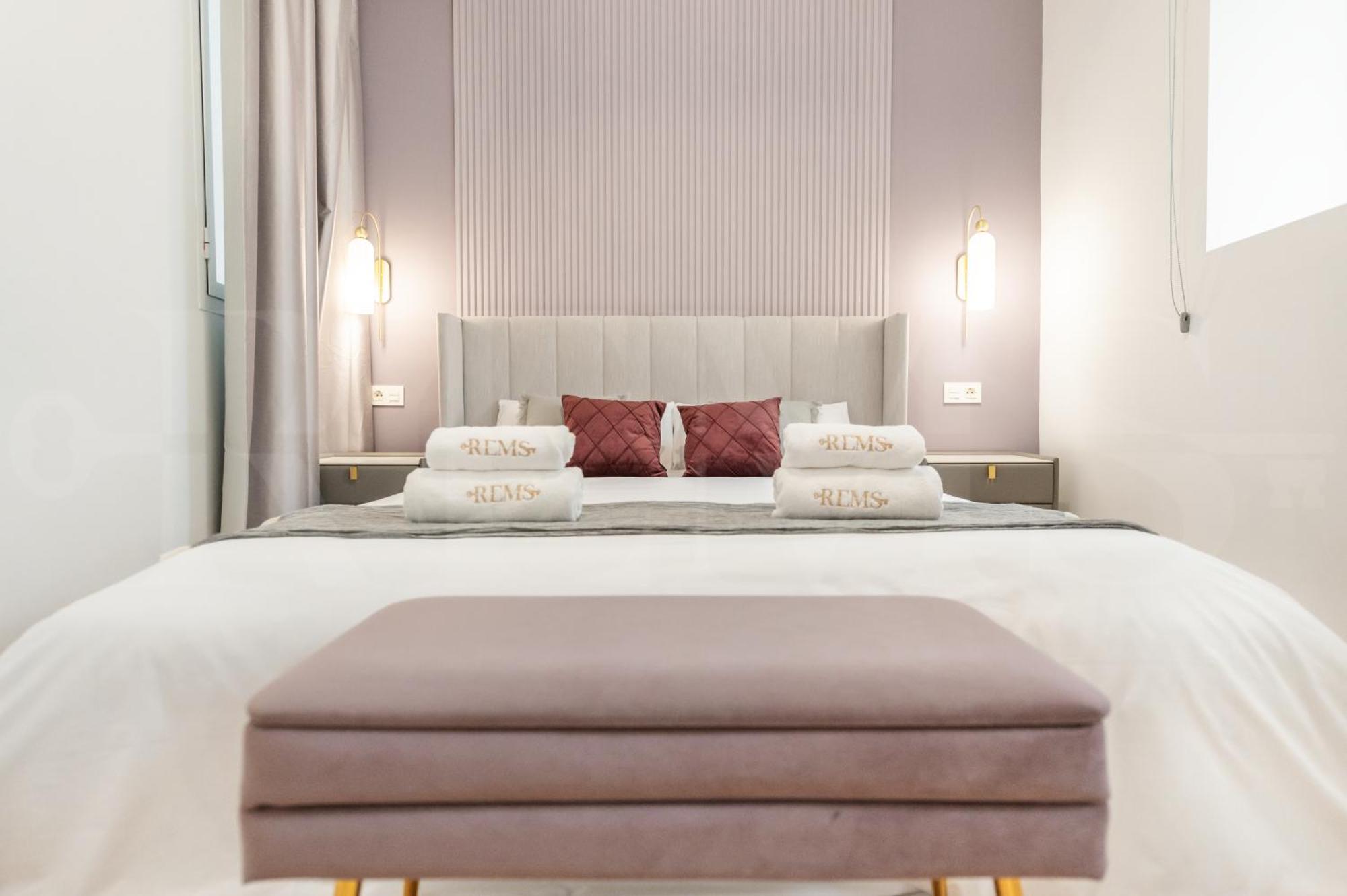 Sophisticated Modern Center By Rems Apartment