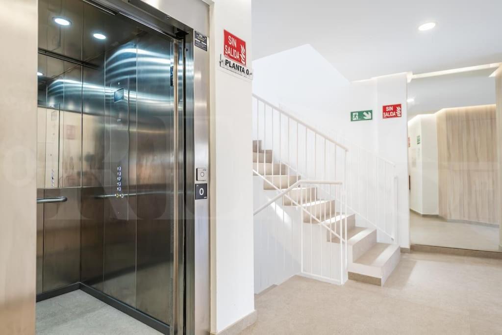 Delightful And Bright In Center By Rems Apartamento