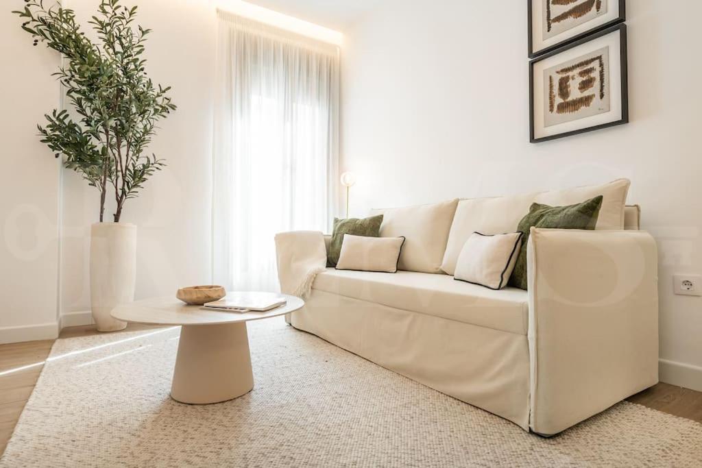 Delightful And Bright In Center By Rems Apartamento *