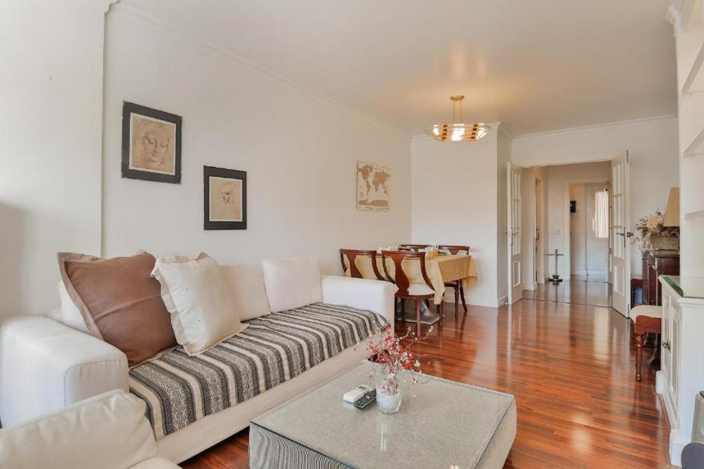 Big Apartment, Close To Train Station *